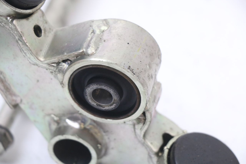 photo de SUPPORTO MOTORE HONDA PCX (JF28) 125 (2009 - 2011) - Dettagli dei punti di fissaggio