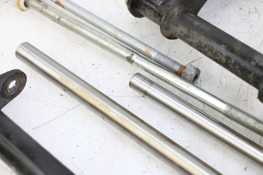 photo de SUPPORTO MOTORE PIAGGIO VESPA GRANTURISMO 200 (2004 - 2005) - Caratteristiche distintive