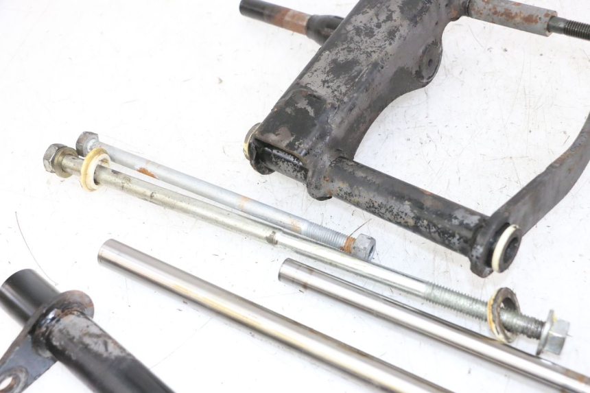 photo de SUPPORTO MOTORE PIAGGIO VESPA GRANTURISMO 200 (2004 - 2005) - Ricambio usato controllato