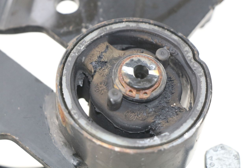 photo de SUPPORTO MOTORE PEUGEOT SATELIS 300 (2012 - 2015) - Dettaglio del componente