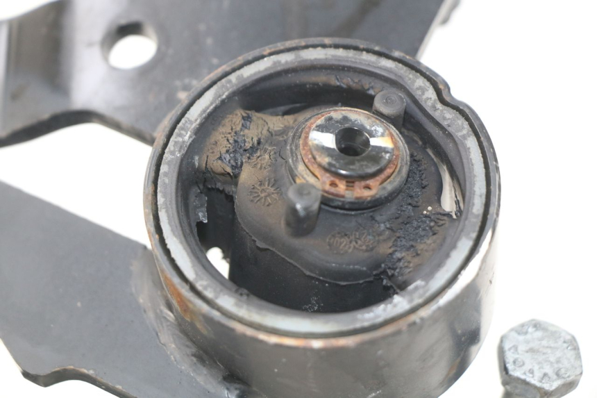 photo de SUPPORTO MOTORE PEUGEOT SATELIS 300 (2012 - 2015) - Zoom sullo stato d'uso