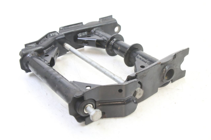 photo de SUPPORTO MOTORE PEUGEOT SATELIS 125 (2013 - 2018) - Primo piano tecnico