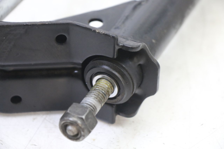 photo de SUPPORTO MOTORE PEUGEOT SATELIS 125 (2013 - 2018) - Stato della superficie e materiale