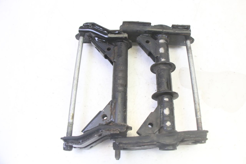 photo de SUPPORTO MOTORE PEUGEOT SATELIS 125 (2013 - 2018) - Dettaglio del componente