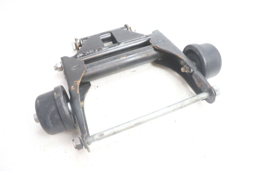 photo de SUPPORTO MOTORE APRILIA SCARABEO GT 125 (1999 - 2007) - Altra angolazione