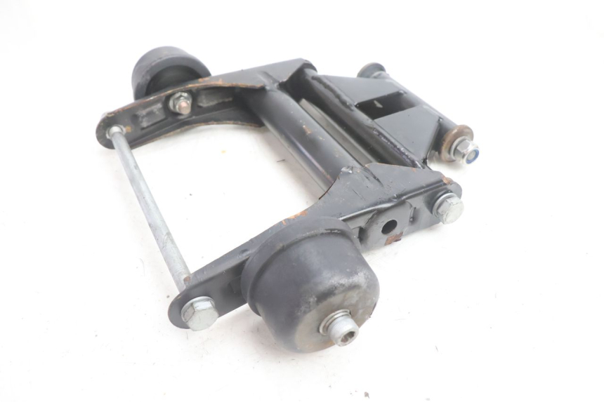 photo de SUPPORTO MOTORE APRILIA SCARABEO GT 125 (1999 - 2007) - Primo piano tecnico