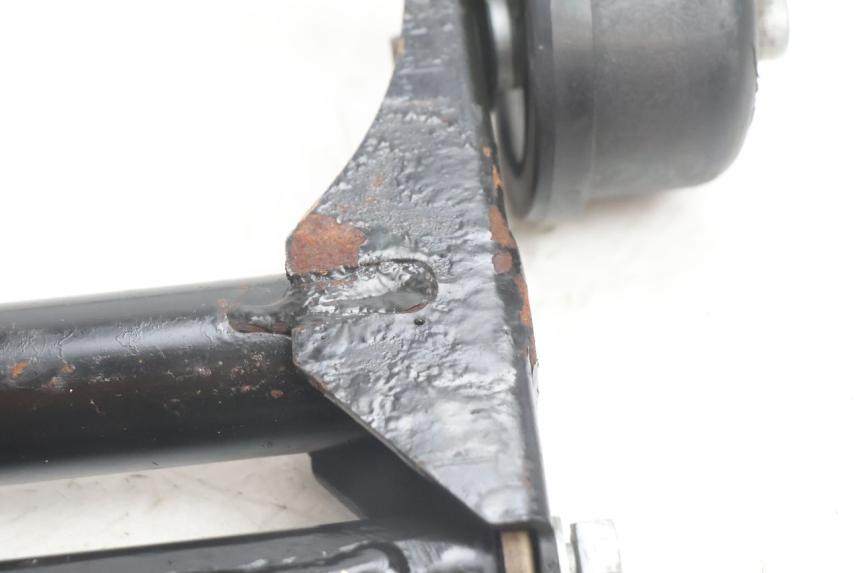 photo de SUPPORTO MOTORE APRILIA SCARABEO GT 125 (1999 - 2007) - Dettagli dei punti di fissaggio