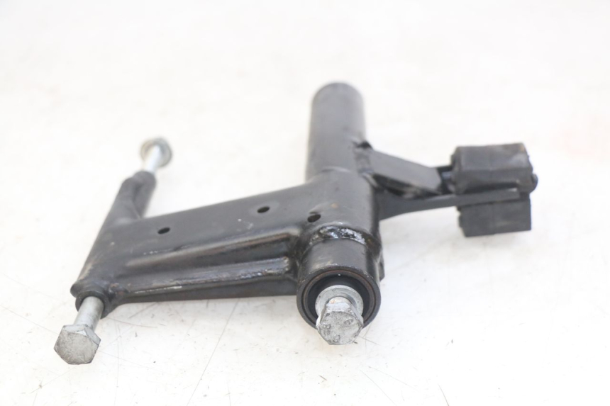 photo de SUPPORTO MOTORE APRILIA SCARABEO 100 (2003 - 2012) - Altra angolazione