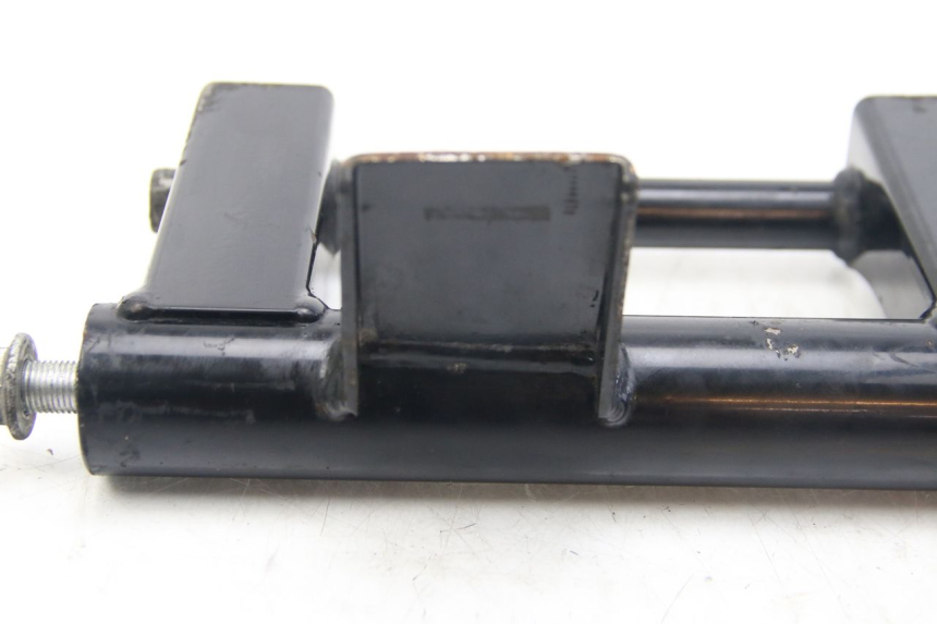 photo de SUPPORTO MOTORE SUZUKI SIXTEEN 125 (2008 - 2010) - Altra angolazione