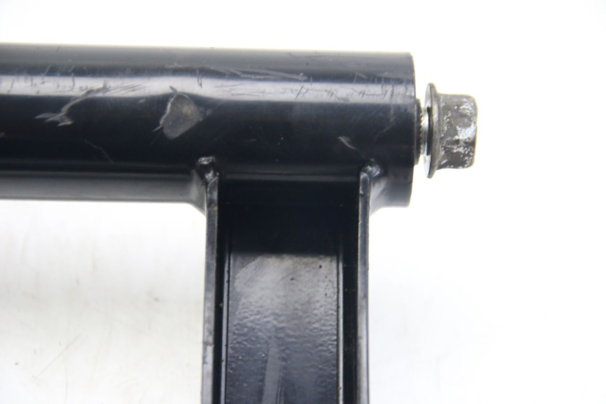 photo de SUPPORTO MOTORE SUZUKI SIXTEEN 125 (2008 - 2010) - Stato della superficie e materiale