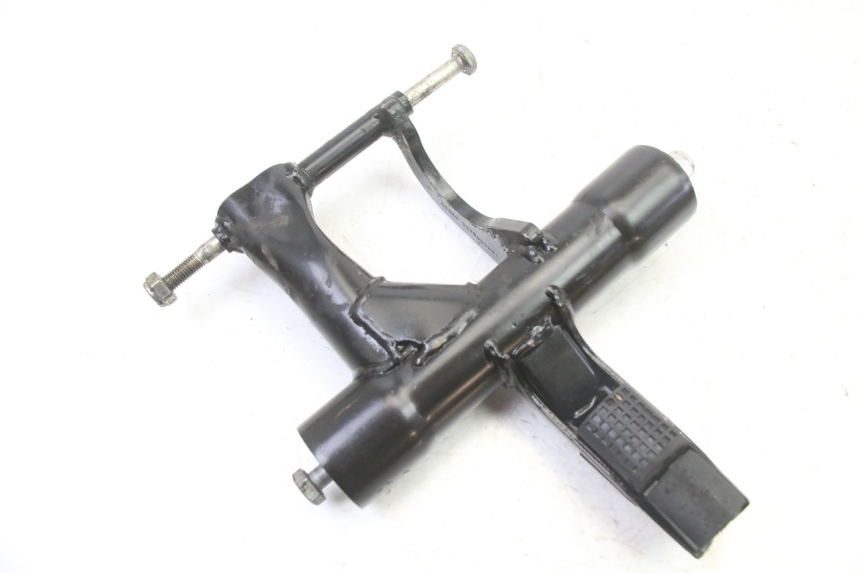 photo de SUPPORTO MOTORE APRILIA SR 2T 50 (2018 - 2022) - Dettagli dei punti di fissaggio