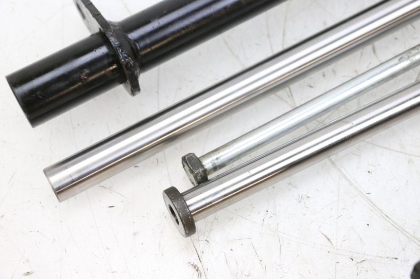 photo de SUPPORTO MOTORE PIAGGIO VESPA GTS SUPER IE 125 (2009 - 2016) - Altra vista dell'articolo