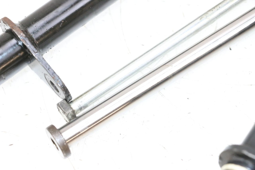 photo de SUPPORTO MOTORE PIAGGIO VESPA GTS SUPER IE 125 (2009 - 2016) - Zoom sui componenti