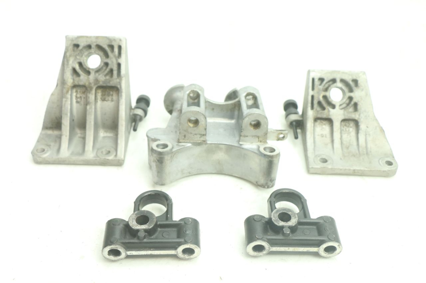 photo de SUPPORTO MOTORE YAMAHA WAVE RUNNER GP R 1200 (2000 - 2003) - Vista principale