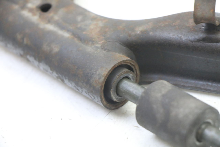 photo de SUPPORTO MOTORE YAMAHA XMAX X-MAX 125 (2006 - 2009) - Primo piano tecnico