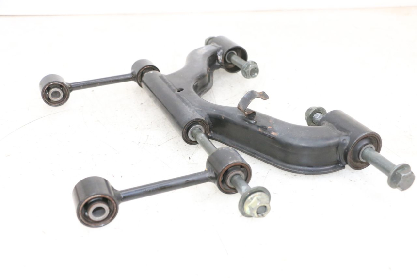 photo de SUPPORTO MOTORE YAMAHA XMAX X-MAX 125 (2006 - 2009) - Primo piano tecnico