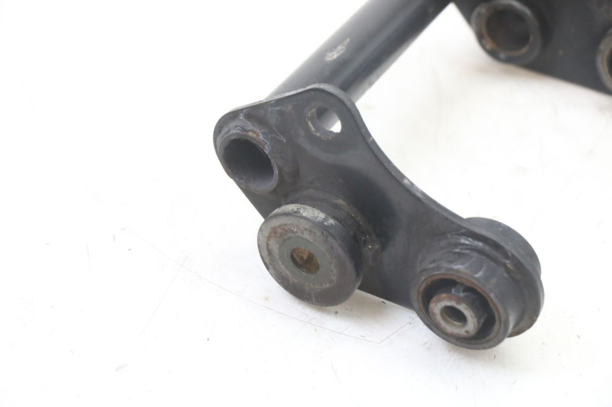 photo de SUPPORTO MOTORE YAMAHA FZS FAZER 600 (2001 - 2003) - Primo piano tecnico