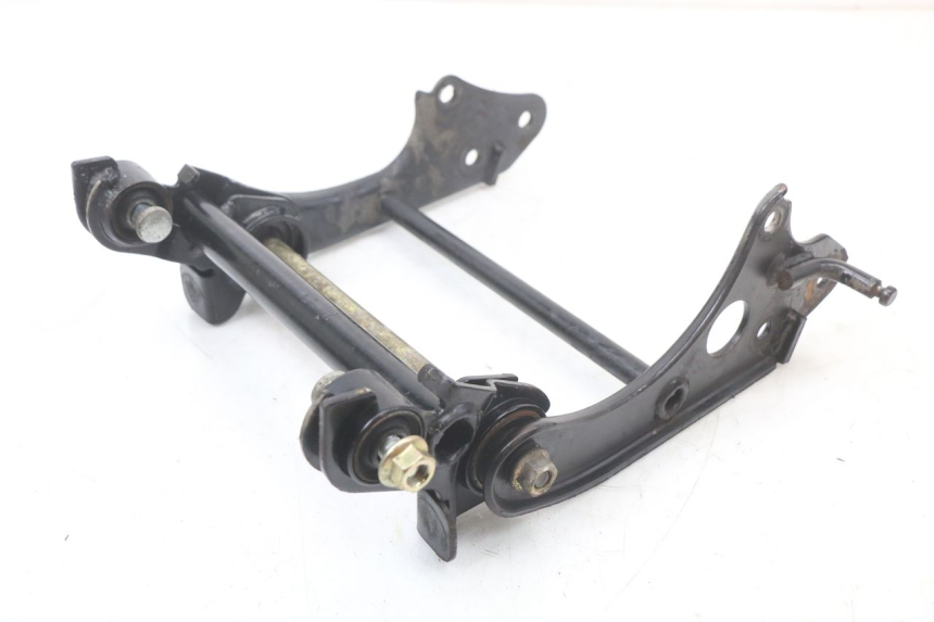 photo de SUPPORTO MOTORE YAMAHA YP MAJESTY 125 (2002 - 2006) - Stato della superficie e materiale