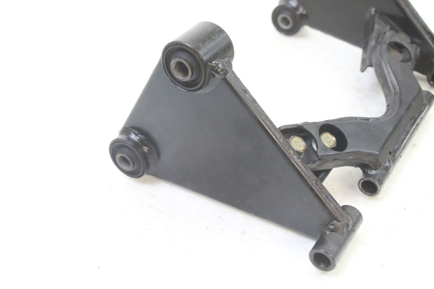 photo de SUPPORTO MOTORE YAMAHA YP X-MAX XMAX 400 (2014 - 2017) - Dettagli dei punti di fissaggio