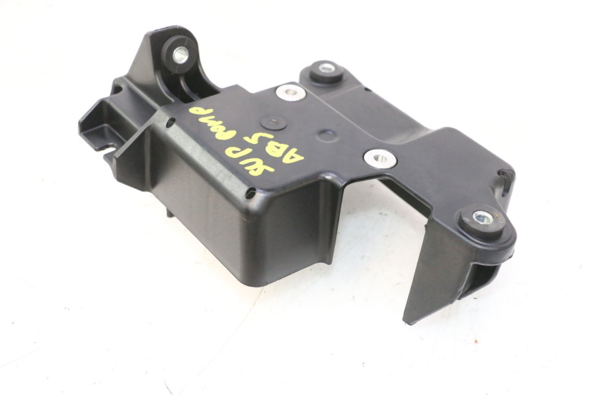 photo de STAFFA POMPA ABS PIAGGIO MP3 HPE 530 (2022 - 2026) - Zoom sullo stato d'uso