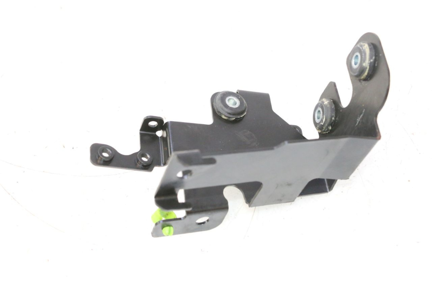 photo de STAFFA POMPA ABS PEUGEOT SATELIS 125 (2013 - 2018) - Zoom sullo stato d'uso