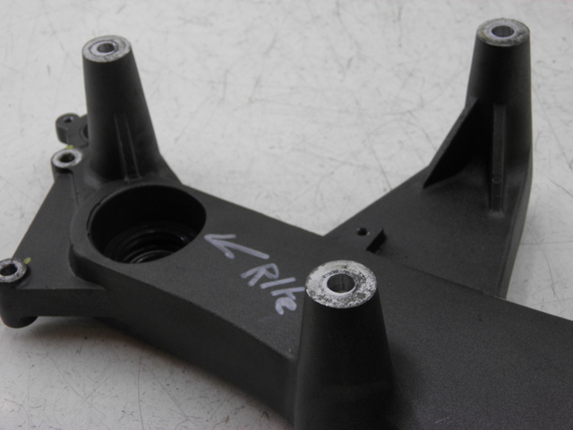 photo de SUPPORTO VASO KYMCO XCITING RI ABS 500 (2010) - Primo piano tecnico