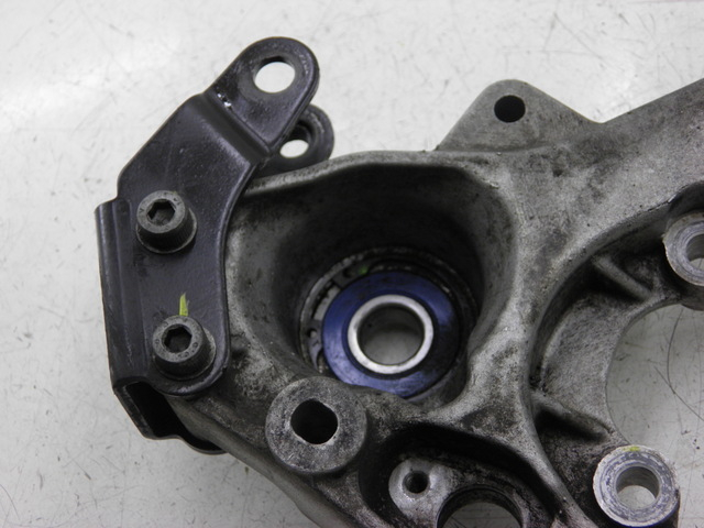 photo de SUPPORTO VASO PIAGGIO XEVO - X EVO 125 (2010 - 2015) - Altra angolazione