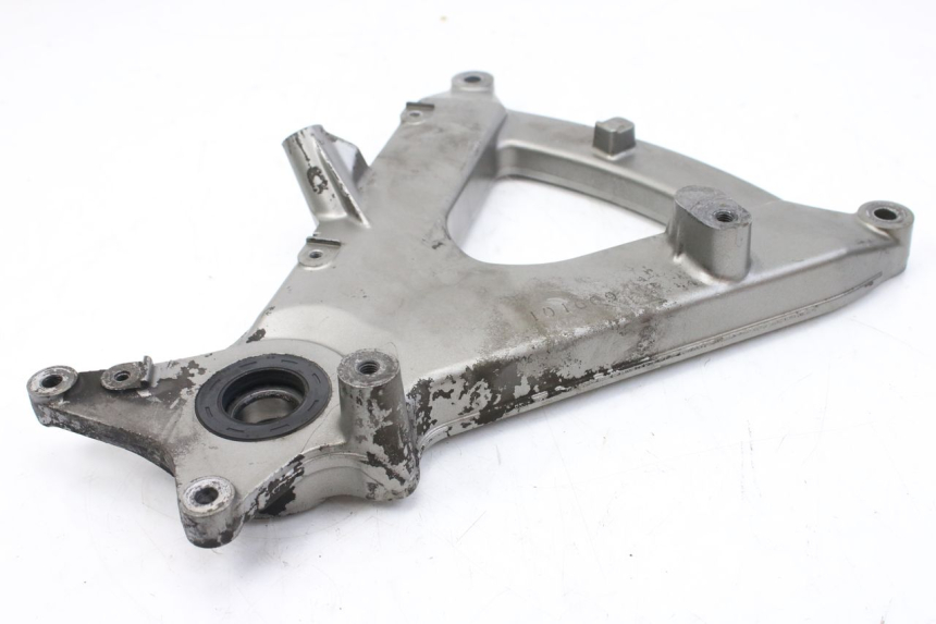 photo de SUPPORTO VASO SUZUKI AN BURGMAN 400 (2006 - 2010) - Altra angolazione