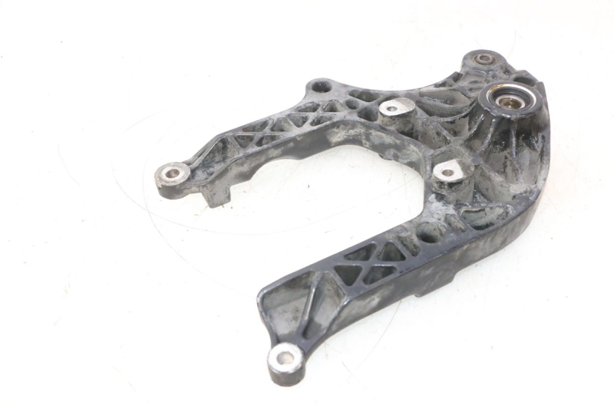 photo de SUPPORTO VASO SUZUKI BURGMAN 125 (2007 - 2014) - Altra angolazione