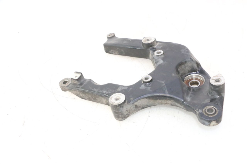 photo de SUPPORTO VASO SUZUKI BURGMAN 125 (2007 - 2014) - Primo piano tecnico