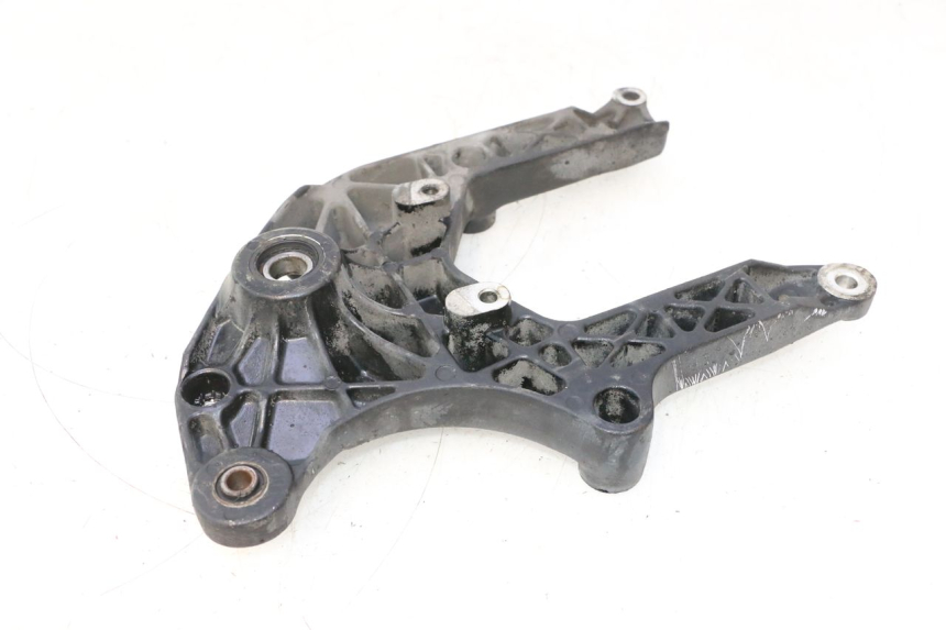 photo de SUPPORTO VASO SUZUKI BURGMAN 125 (2007 - 2014) - Altra angolazione