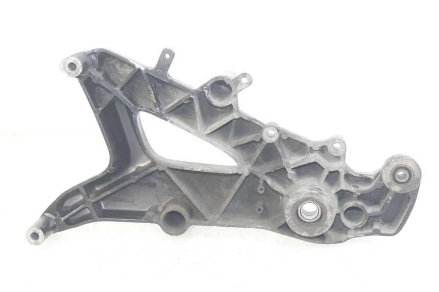 photo de SUPPORTO VASO KYMCO DINK STREET 125 (2009 - 2014) - Dettaglio del componente