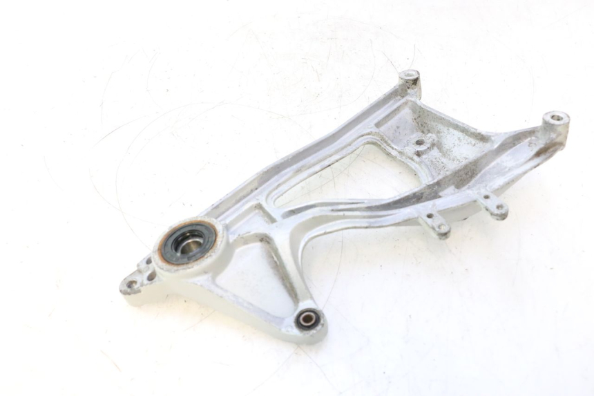 photo de SCARICO STAFFA CF MOTO E-CHARM 125 (2005 - 2008) - Altra angolazione
