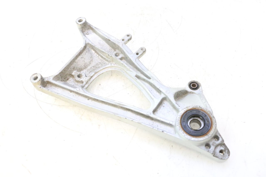 photo de SCARICO STAFFA CF MOTO E-CHARM 125 (2005 - 2008) - Primo piano tecnico