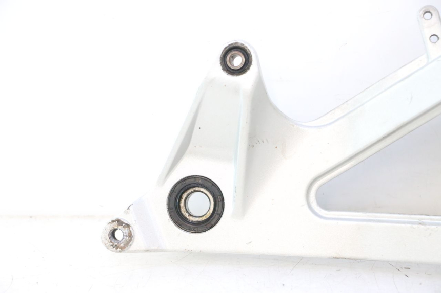 photo de SCARICO STAFFA CF MOTO E-CHARM 125 (2005 - 2008) - Marcature e riferimenti originali