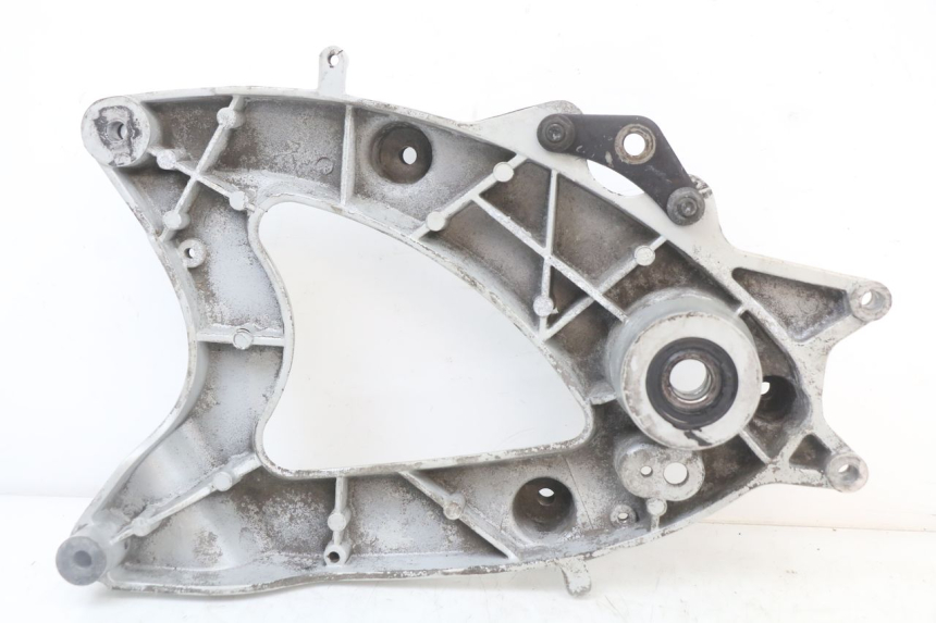 photo de SCARICO STAFFA LONGJIA EASY MAX 125 (2020 - 2024) - Primo piano tecnico