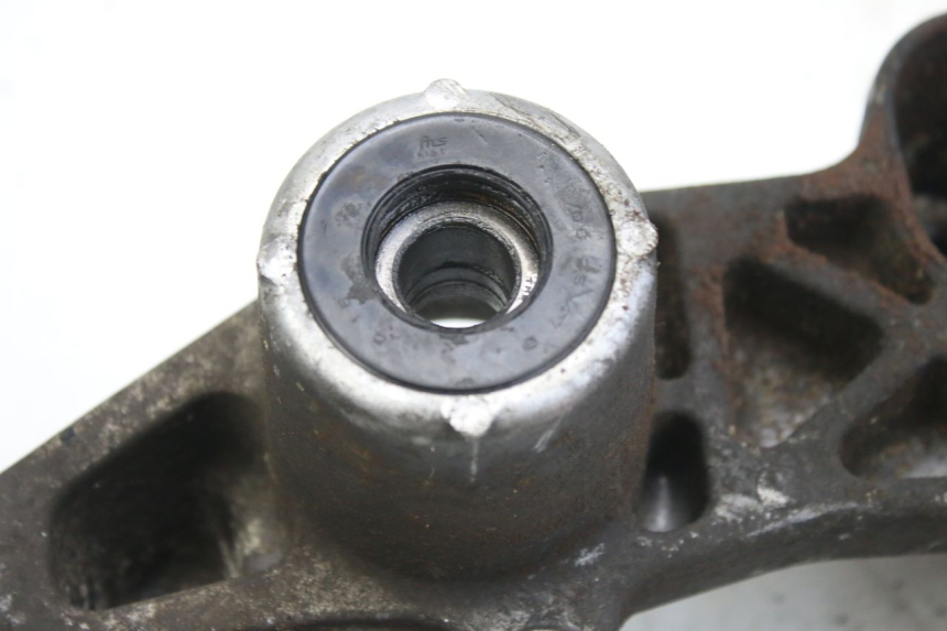 photo de SUPPORTO VASO HONDA FES S-WING SWING ABS 125 (2007 - 2015) - Dettaglio del componente