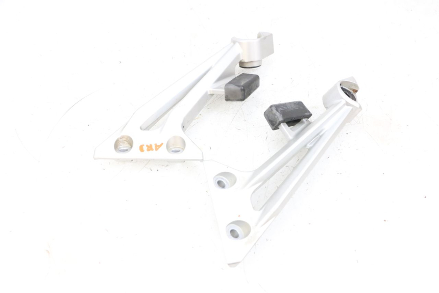 photo de SUPPORTO VASO YAMAHA FJR ABS 1300 (2006 - 2012) - Ricambio usato controllato