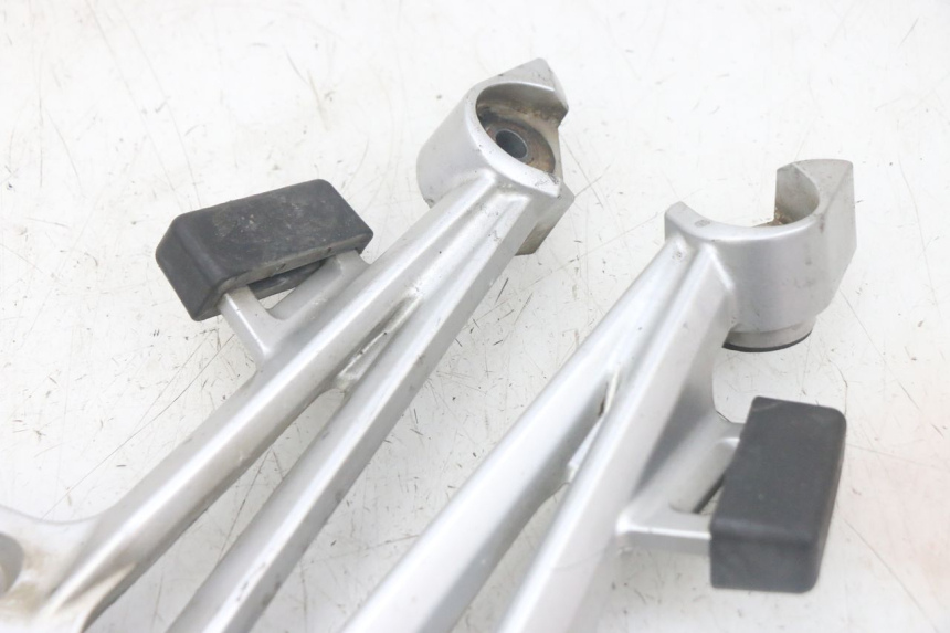 photo de SUPPORTO VASO YAMAHA FJR ABS 1300 (2006 - 2012) - Altra angolazione