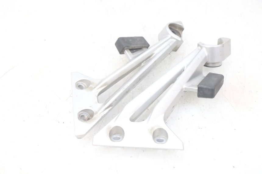 photo de SUPPORTO VASO YAMAHA FJR ABS 1300 (2006 - 2012) - Dettagli dei punti di fissaggio