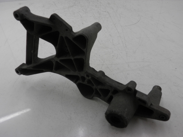 photo de SUPPORTO VASO HONDA FES PANTHEON 125 (2003 - 2007) - Vista principale