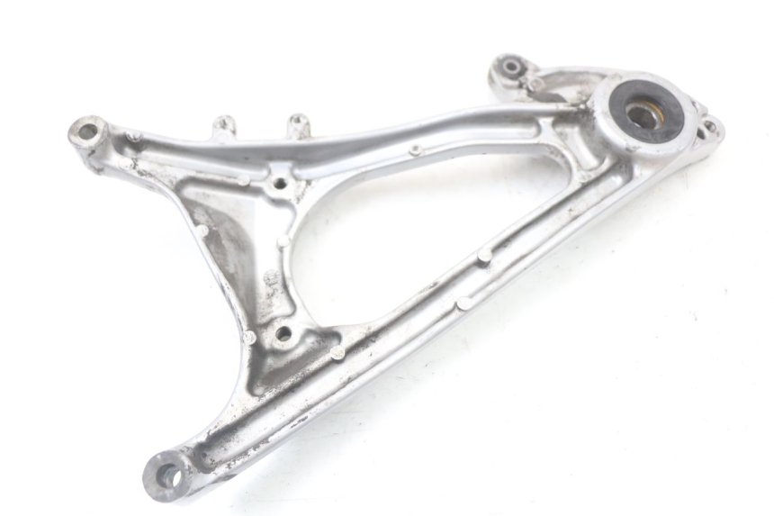 photo de SCARICO STAFFA HONDA NES AROBASE 125 (2000 - 2003) - Primo piano tecnico