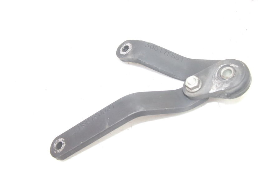 photo de SUPPORTO SCARICO PEUGEOT KISBEE 2T 50 (2010 - 2017) - Altra angolazione