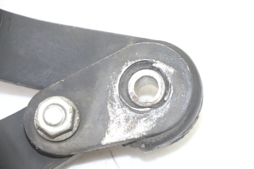 photo de SUPPORTO SCARICO PEUGEOT KISBEE 2T 50 (2010 - 2017) - Primo piano tecnico