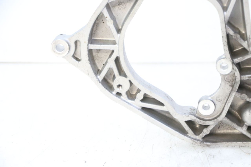 photo de SCARICO STAFFA PIAGGIO MP3 HPE 310 (2024 - 2025) - Altra angolazione