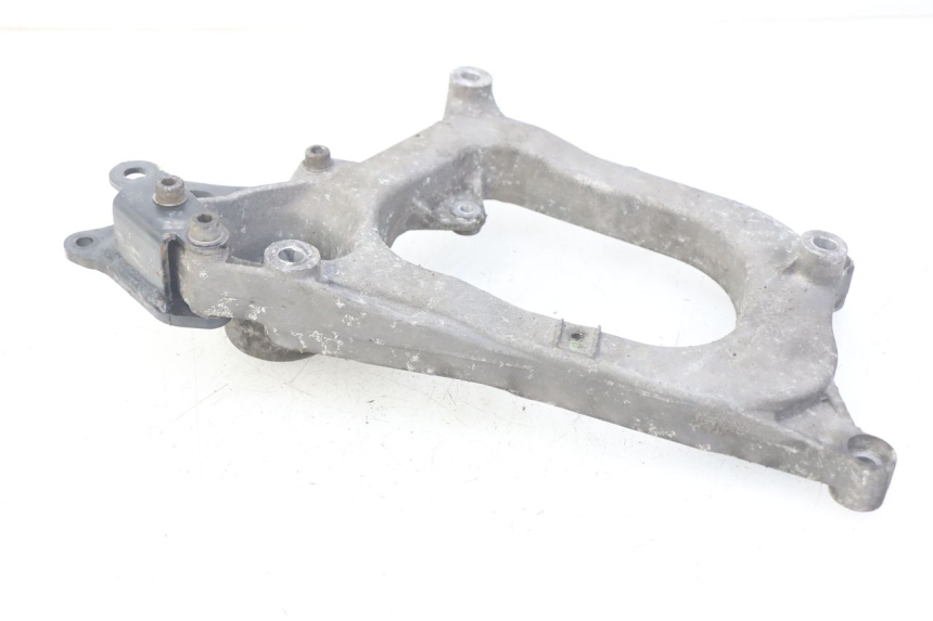 photo de SUPPORTO VASO PIAGGIO MP3 125 (2006 - 2014) - Altra angolazione