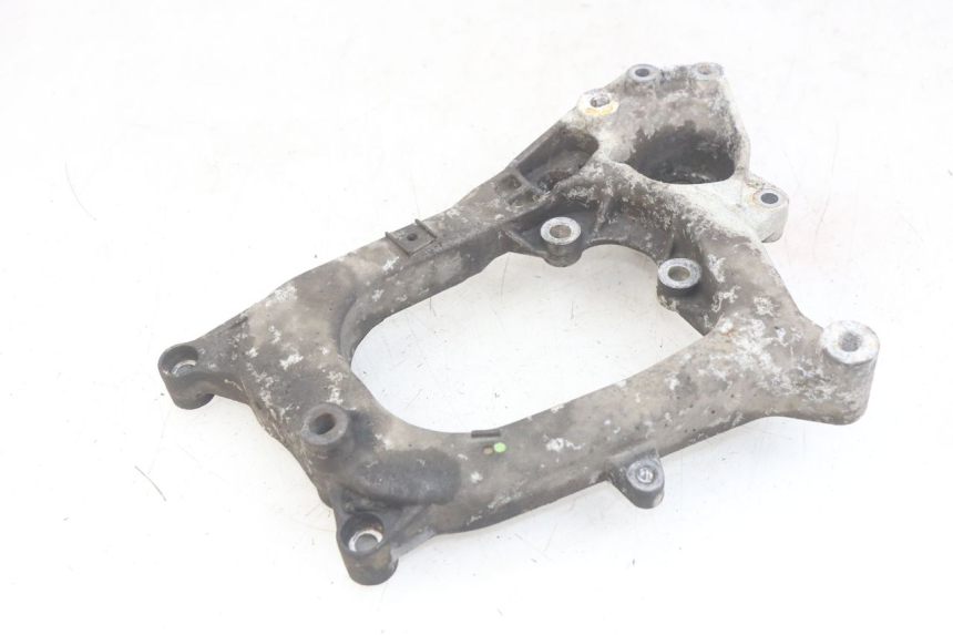 photo de SUPPORTO VASO PIAGGIO MP3 RL 250 (2006 - 2010) - Altra angolazione