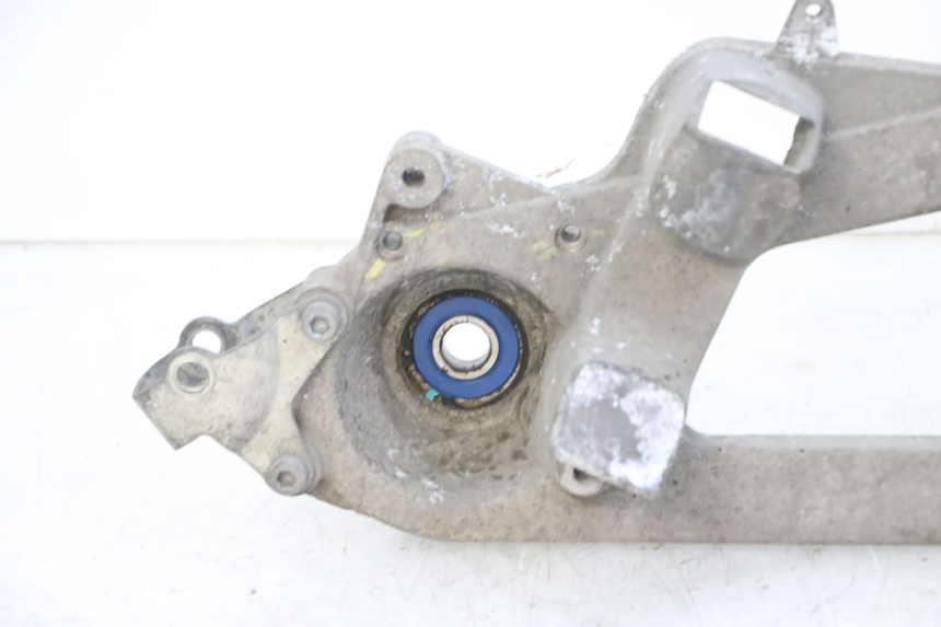 photo de SCARICO STAFFA PIAGGIO MP3 500 (2016 - 2018) - Primo piano tecnico