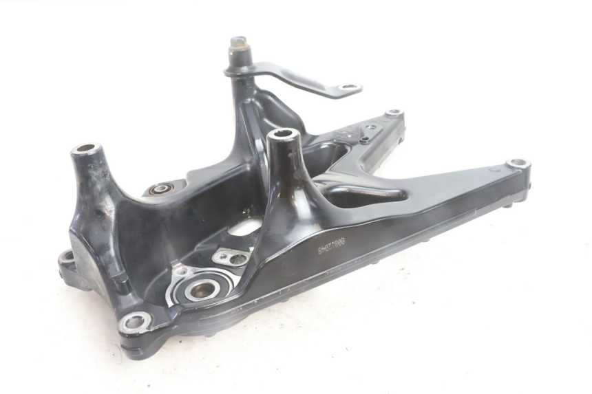 photo de SCARICO STAFFA YAMAHA N-MAX NMAX 125 (2021 - 2024) - Primo piano tecnico