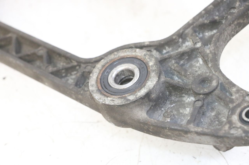 photo de SCARICO STAFFA PEUGEOT SATELIS 125 (2013 - 2018) - Zoom sullo stato d'uso